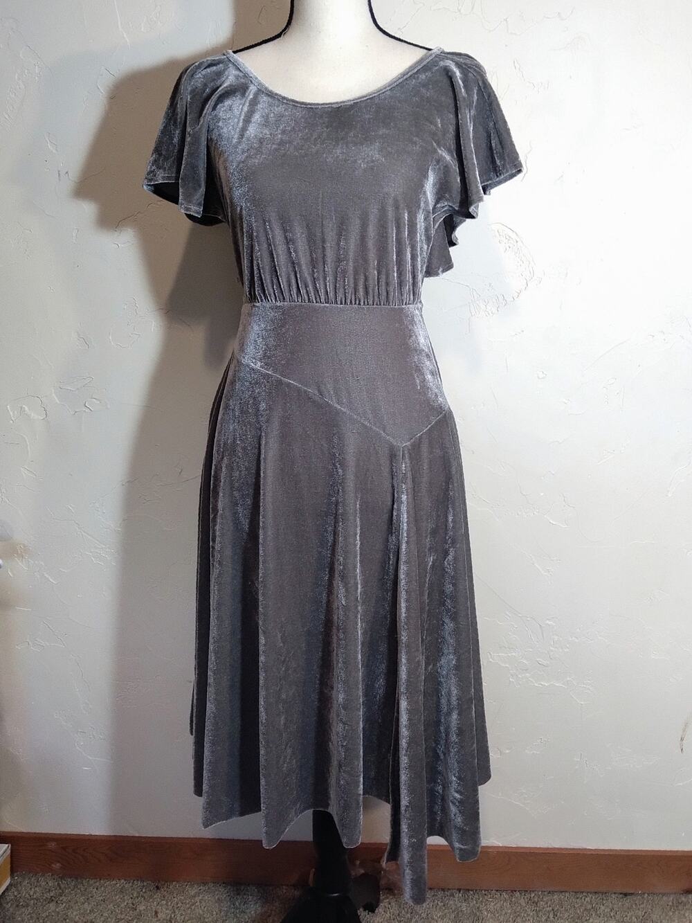 Mia Joy Gray / Silver Midi Dress